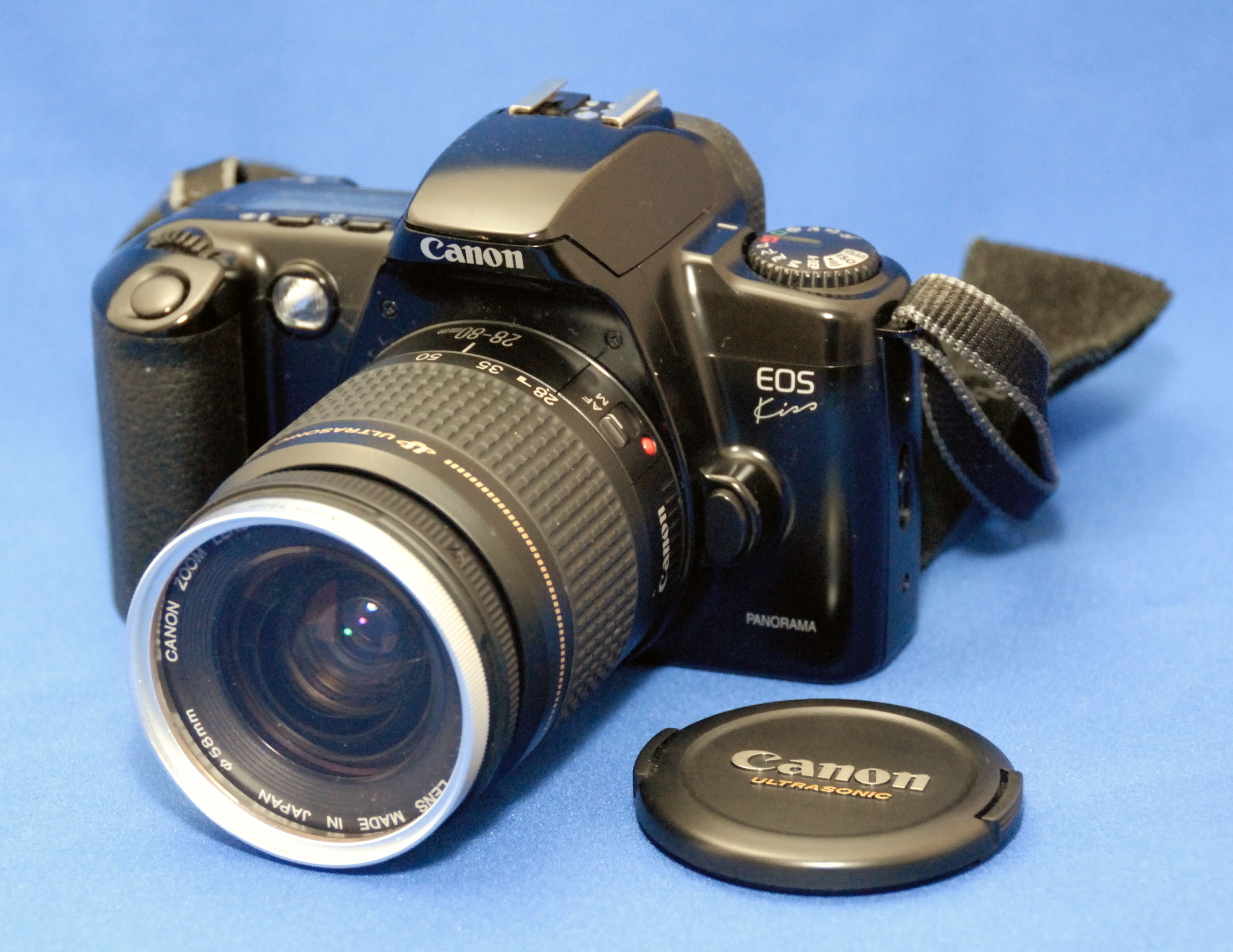 Canon_EOSkiss-01_1.jpg