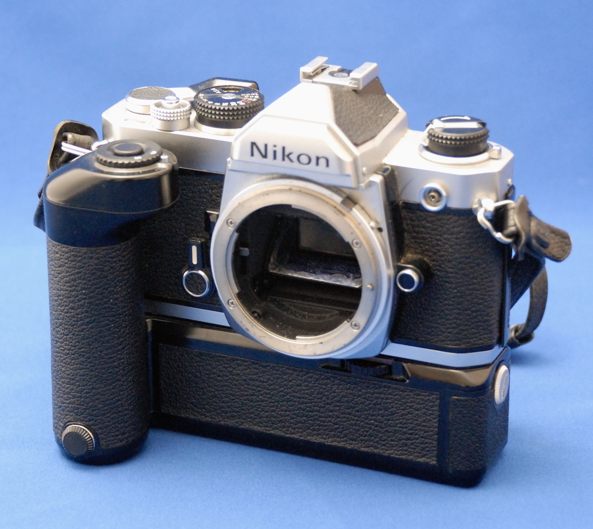 Nikon_FM+MD-01_1.jpg