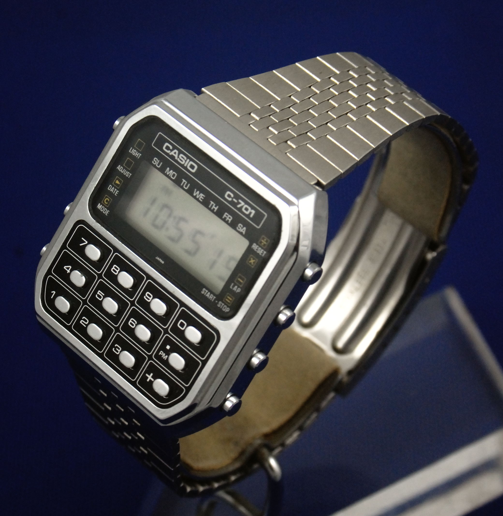 Casio_C-701-01_2.jpg